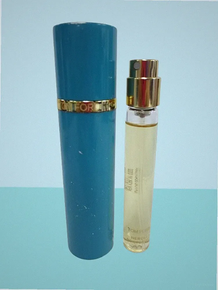 TOM FORD NEROLI PORTOFINO EAU DE PARFUM SPRAY 0.34 Oz / 10 ml TRAVEL SIZE DETAIL